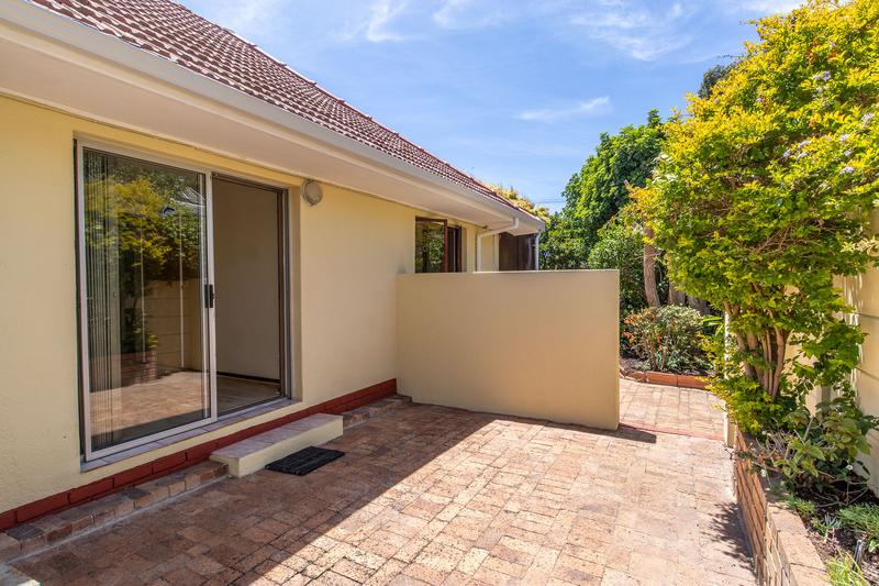 5 Bedroom Property for Sale in Bergvliet Western Cape